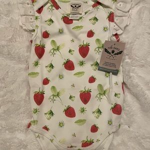 The Oaks Apparel boutique onesie (18m)